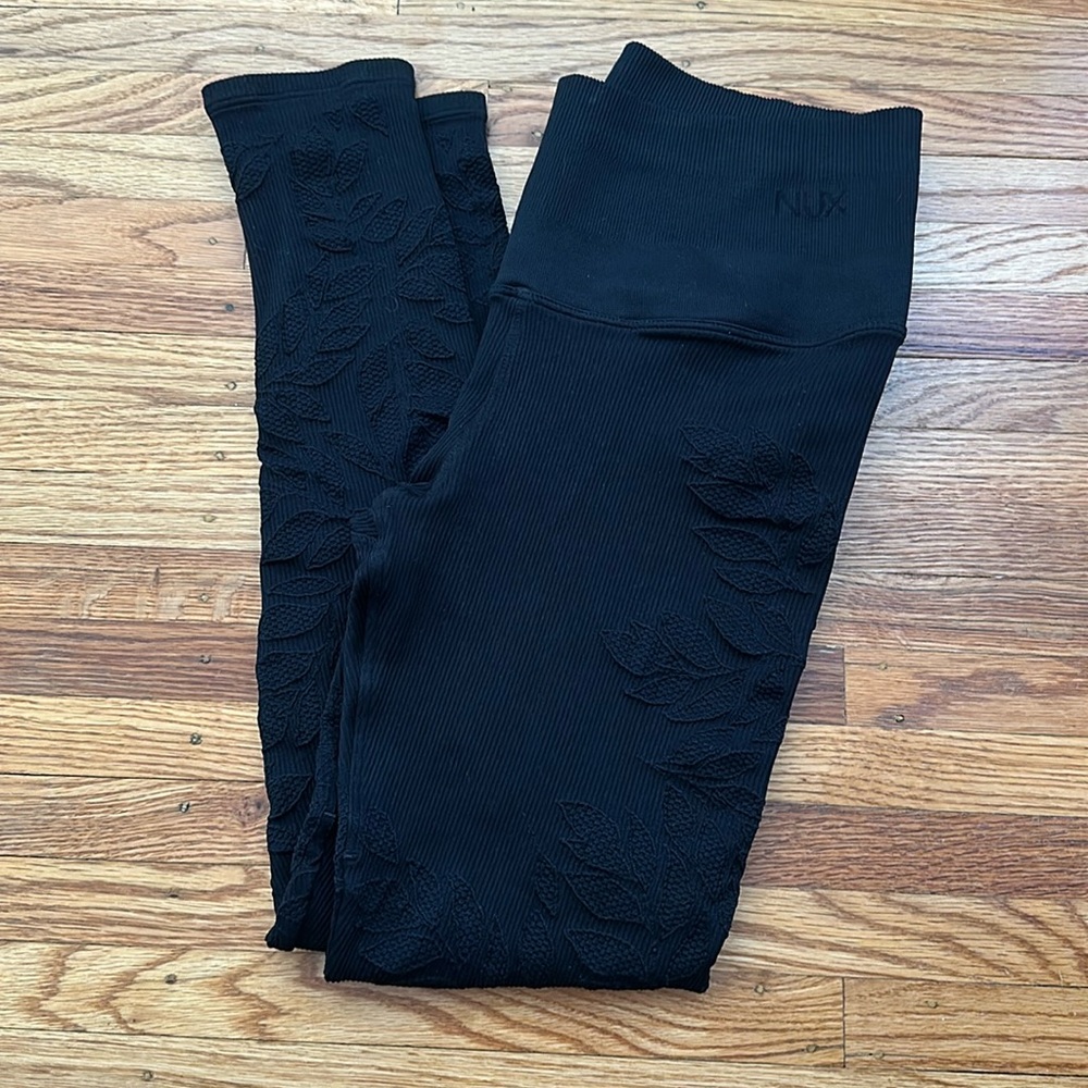 NUX Textured Leggings Medium